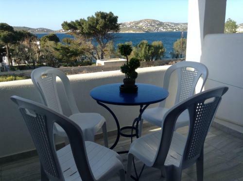 Hostal Nikoletta Rooms