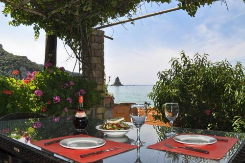 Hostal Dandidis Seaside Pension