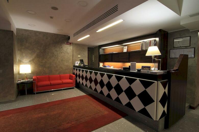 Hotel Metr�
