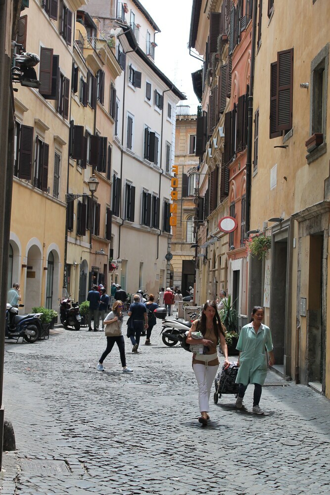 Hotel Pomezia