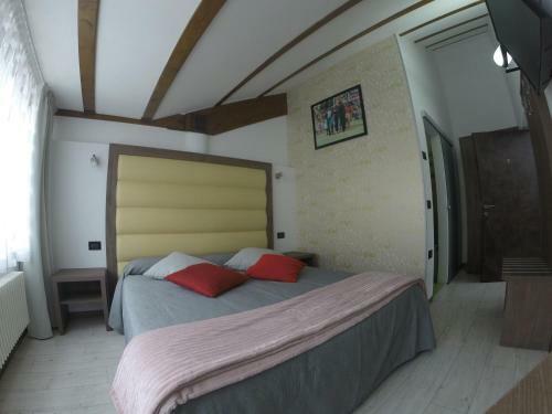 B&B Seventy Design