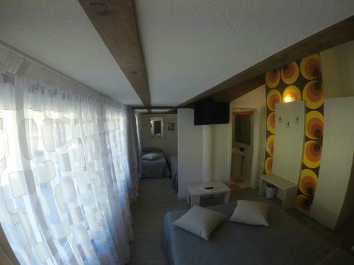 B&B Seventy Design
