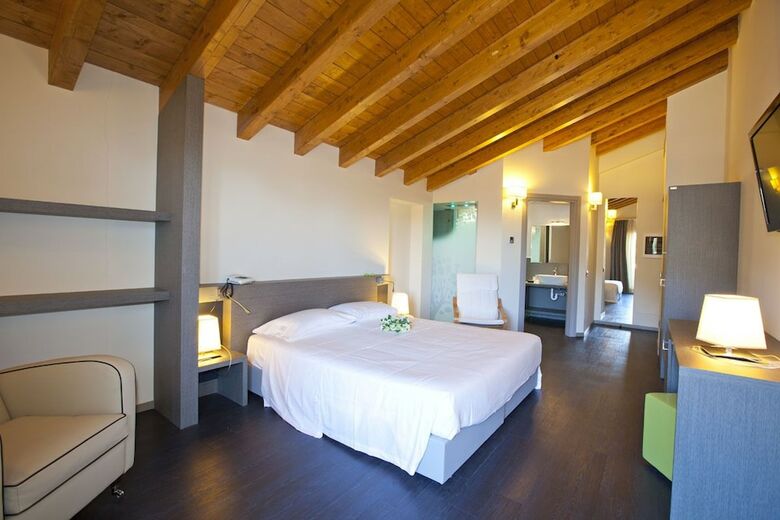 Harmony Suite Hotel