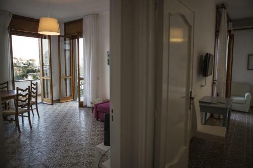 Hostal Casa Mansi B&B