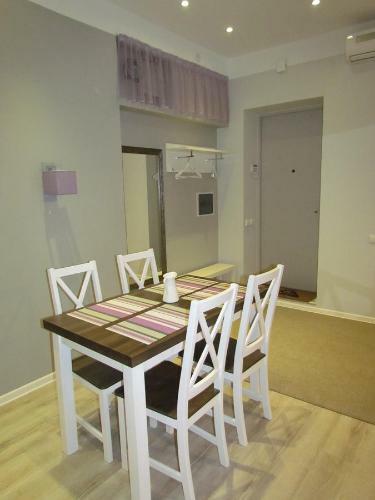 Bright And Cosy Apartment In City Center