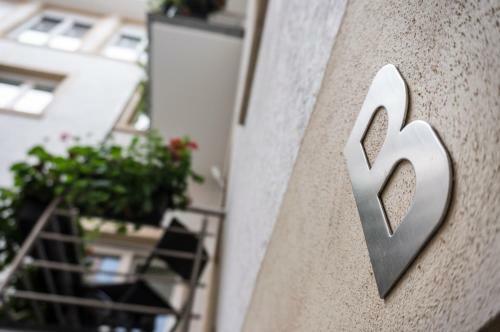 The Queen Luxury Apartments - Villa Cortina