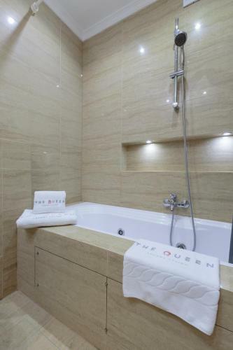 The Queen Luxury Apartments - Villa Carlotta