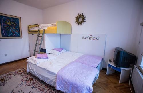 Apartment Tilevi