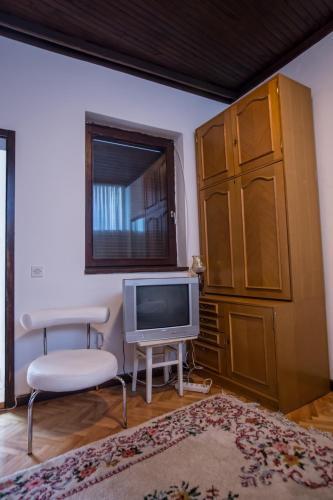 Apartment Tilevi