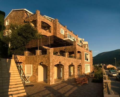 Contessa Apartments
