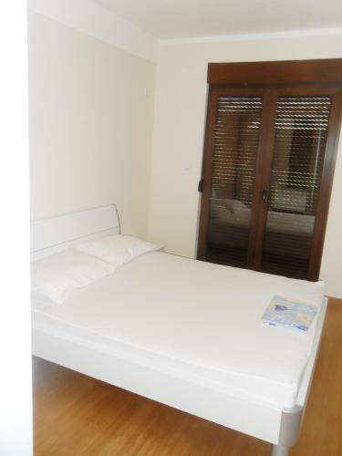 Apartments Maini