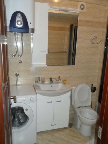 Apartments Maini