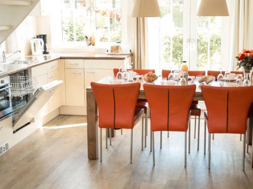 Holiday Home Bungalowparck Tulp & Zee.17