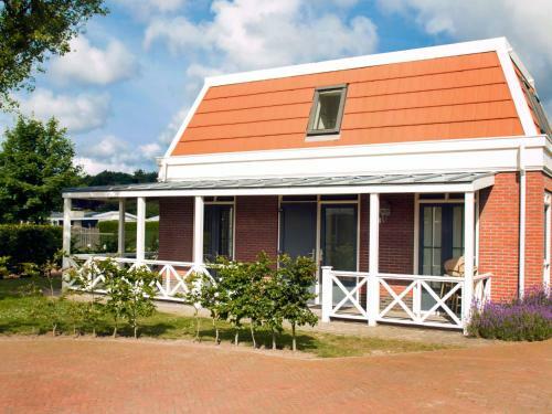 Villa Holiday Home Bungalowparck Tulp & Zee.6