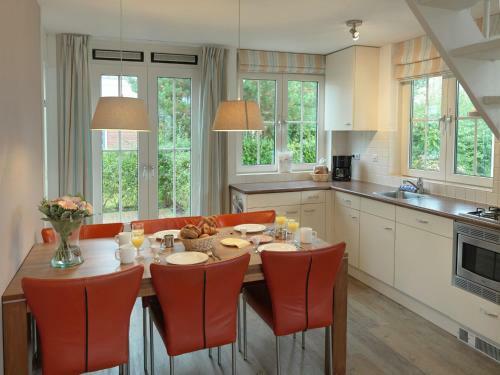 Villa Holiday Home Bungalowparck Tulp & Zee.10