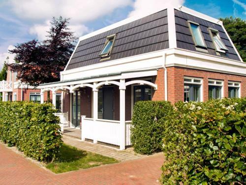 Villa Holiday Home Bungalowparck Tulp & Zee.15
