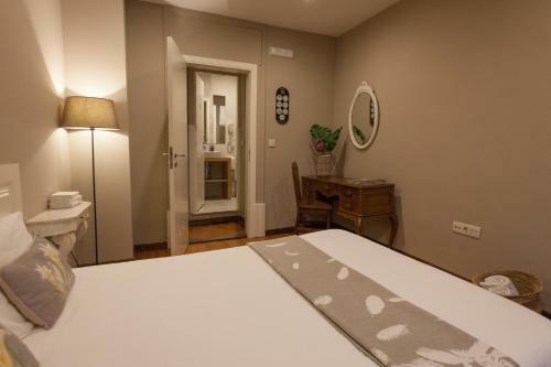 Bed & Breakfast Being Porto Hostel