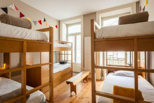 Bed & Breakfast Being Porto Hostel