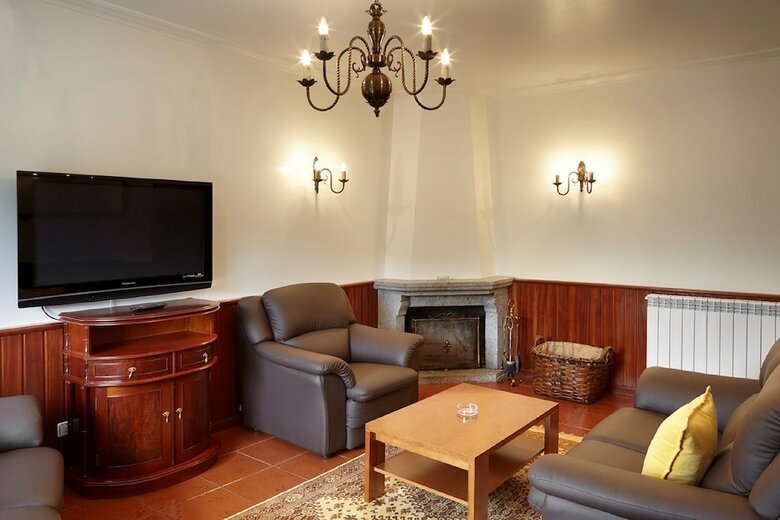 Hostal Abrigo Da Montanha - Alojamento Familiar