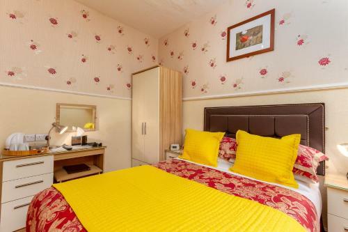 Hostal The Valentine (adult Couples Only)