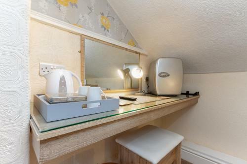 Hostal The Valentine (adult Couples Only)