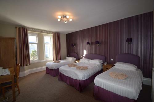 Riviera Hotel