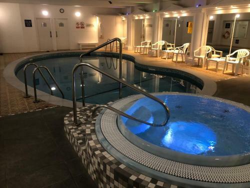 Riviera Hotel