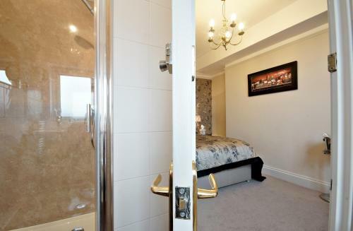 Hostal Bronte Guest House