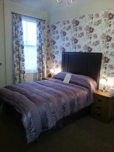 Hostal Bronte Guest House