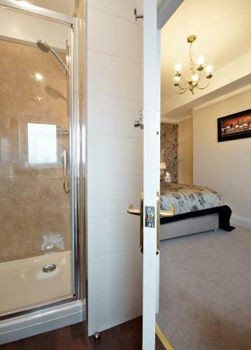 Hostal Bronte Guest House