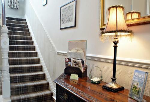 Hostal Bronte Guest House
