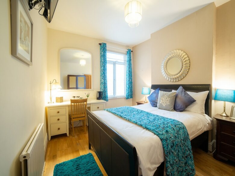 Hostal Lina Guest House