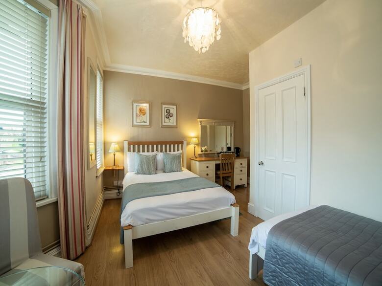 Hostal Lina Guest House