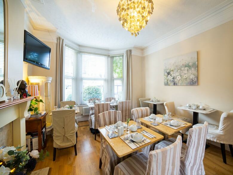 Hostal Lina Guest House