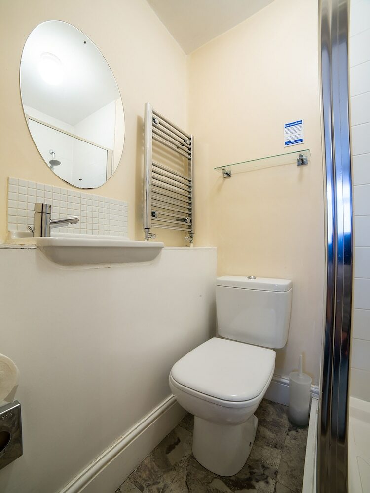Hostal Lina Guest House
