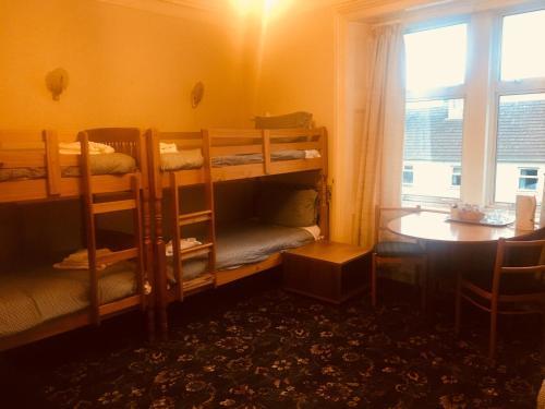 Hostal Arbour Guest House