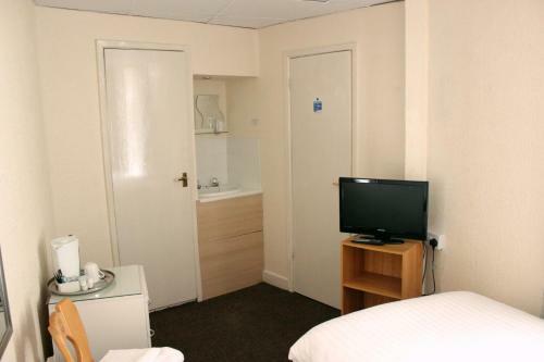 The Colwyn Hotel - Near Pleasure Beach