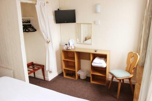 The Colwyn Hotel - Near Pleasure Beach