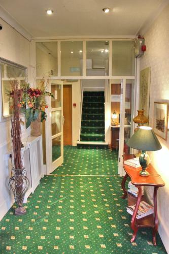 The Colwyn Hotel - Near Pleasure Beach