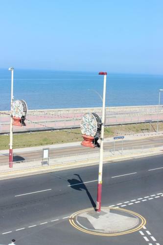 The Colwyn Hotel - Near Pleasure Beach