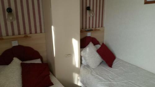 Hostal The Derby Hotel