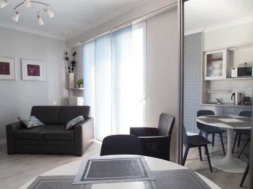 Grand-tourist Center Point Apartments