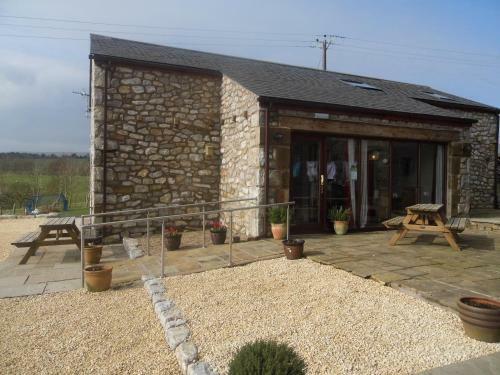 Bed & Breakfast Clerk Laithe Lodge