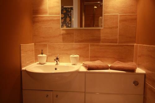 Bed & Breakfast Brentwood Guest House