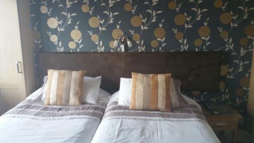 Bed & Breakfast Brentwood Guest House