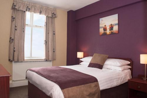 The Carlton Hotel