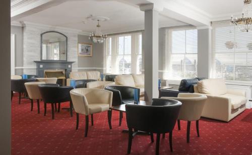 The Carlton Hotel