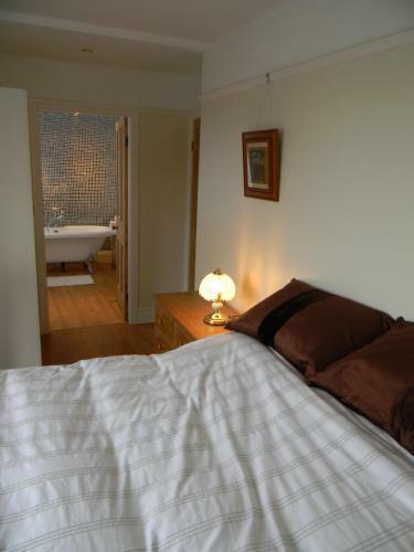 Ugiebrae House Bb