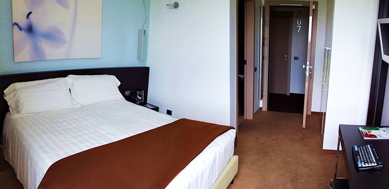 For You Hotel