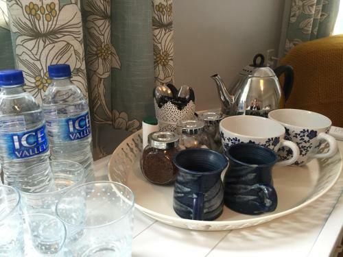 Hostal Sandsides Guest House